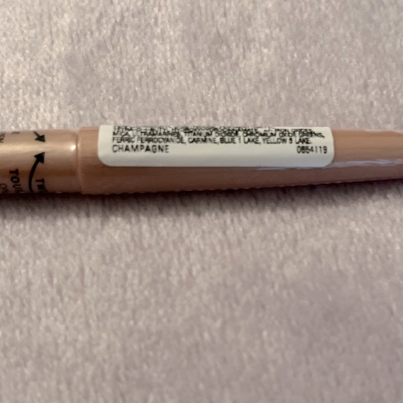 Annabelle waterproof kohl eye liner Champagne color - Picture 4 of 4